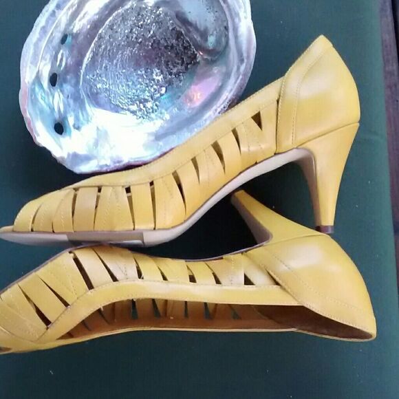 Joan and David Heels - Picture 2 of 8